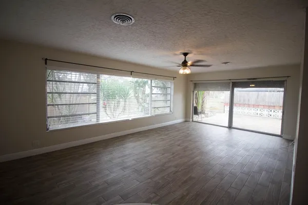 $2,100 | 909 Northeast 12th Avenue, Pompano Beach, FL 33060