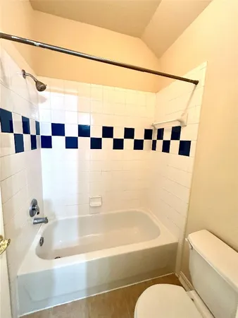 $3,100 | 2516 Brittany Lakes Drive, League City, TX 77573