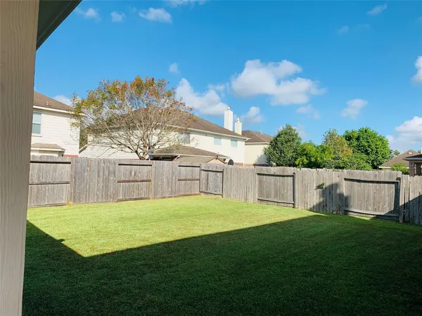 $3,100 | 2516 Brittany Lakes Drive, League City, TX 77573