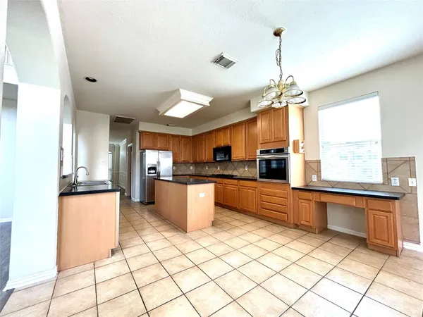 $3,100 | 2516 Brittany Lakes Drive, League City, TX 77573