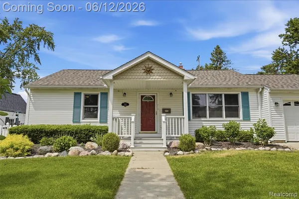 $325,000 | 330 Whipple Street, South Lyon, MI 48178