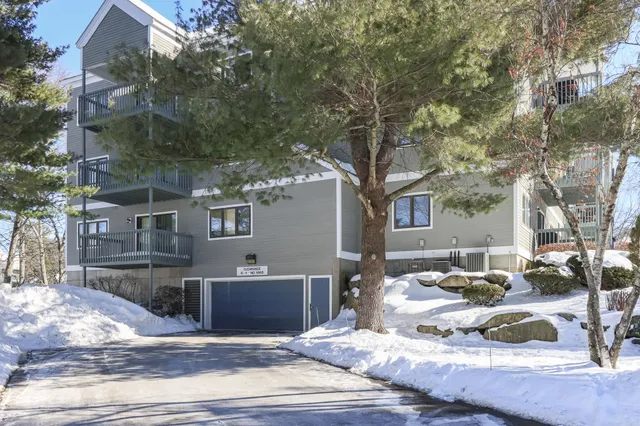 $325,000 | 30 Ledgewood Hills Drive, Unit 104, Nashua, NH 03062