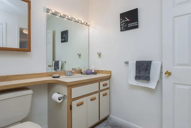 $325,000 | 30 Ledgewood Hills Drive, Unit 104, Nashua, NH 03062