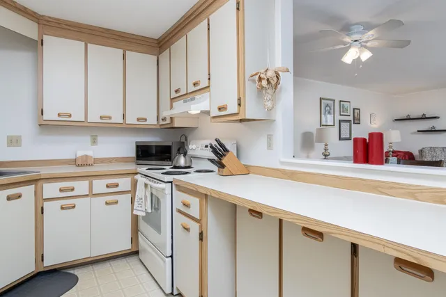 $325,000 | 30 Ledgewood Hills Drive, Unit 104, Nashua, NH 03062