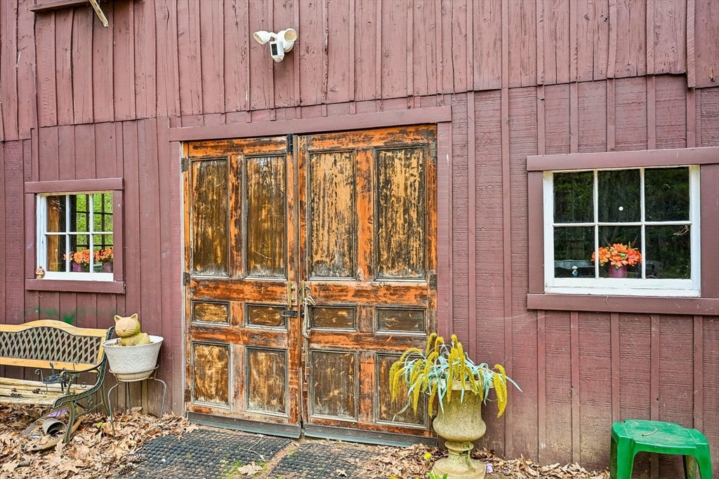 157 Robinson Road Oakham, MA 01068 - Photo 4 of 28