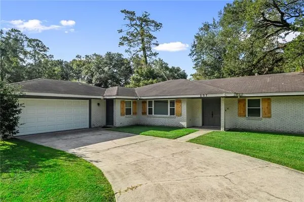 $620,000 | 307 West 10th Avenue, Covington, LA 70433