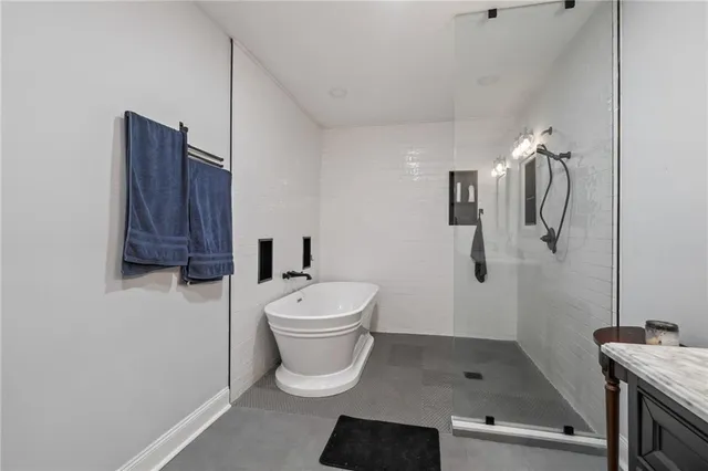 $620,000 | 307 West 10th Avenue, Covington, LA 70433