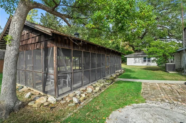 $620,000 | 307 West 10th Avenue, Covington, LA 70433