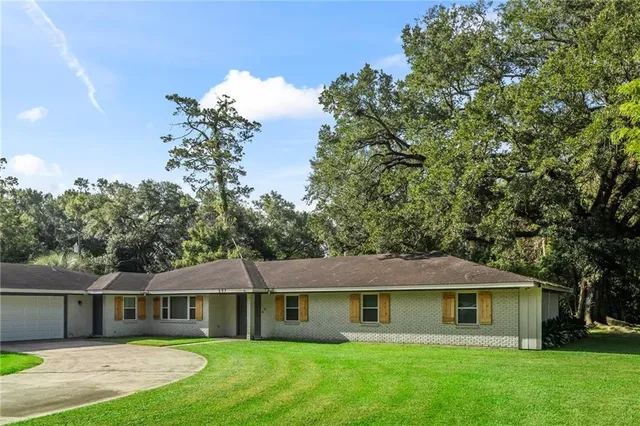 $620,000 | 307 West 10th Avenue, Covington, LA 70433