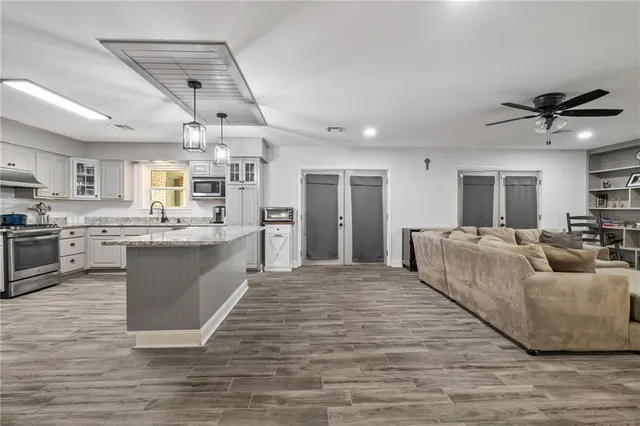 $620,000 | 307 West 10th Avenue, Covington, LA 70433