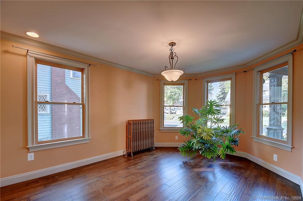186 Raymond Road West Hartford, CT 06107 - Photo 5 of 39