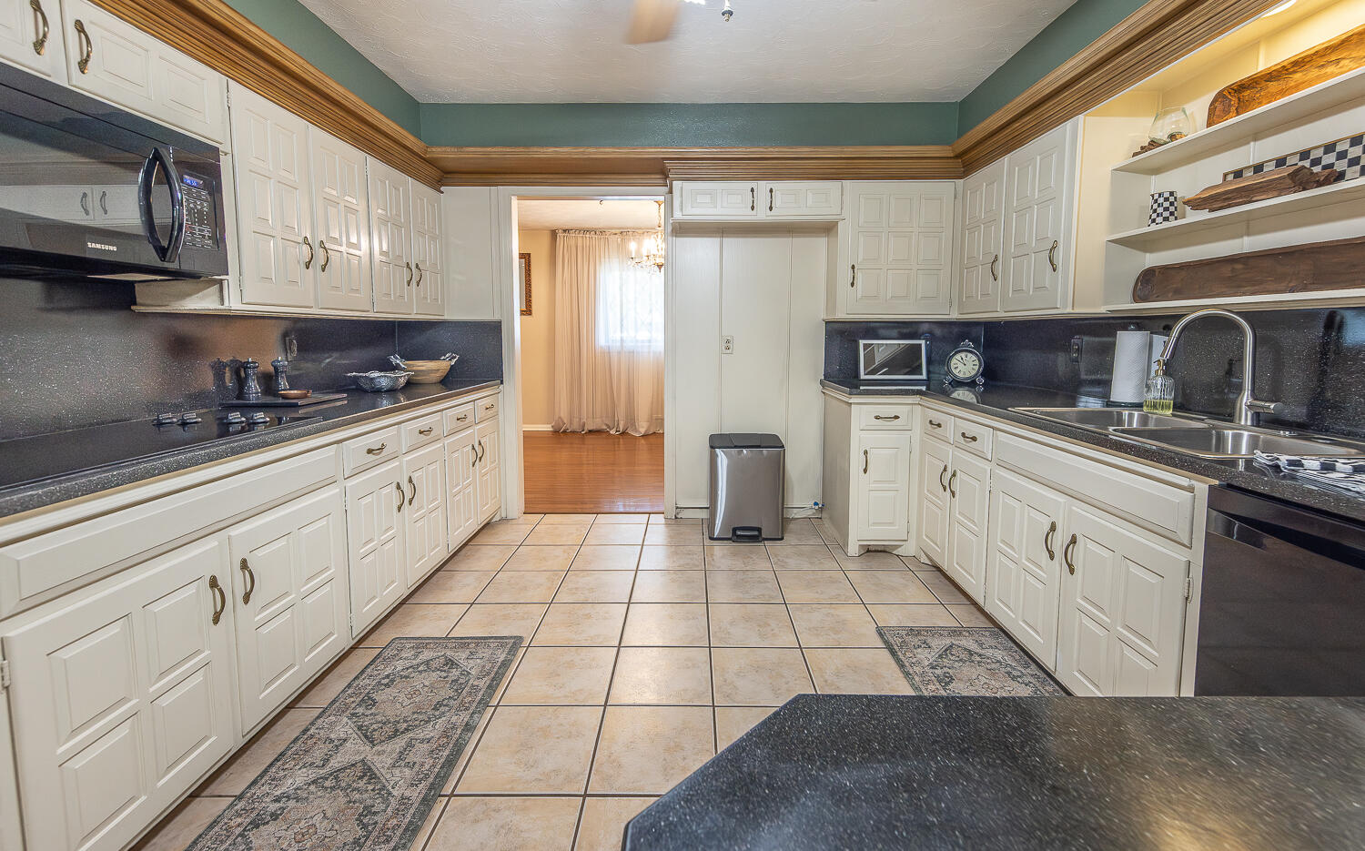 3312 59th Street Lubbock, TX 79413 - Photo 3 of 31 2L9A8497
