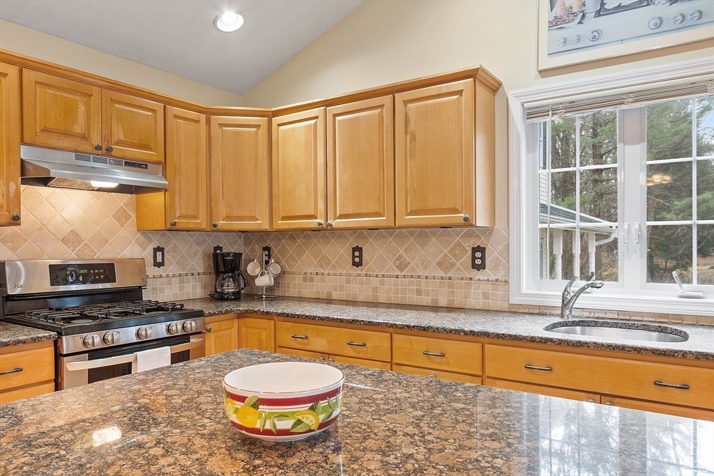 7 Brooksbie Road, Unit 2 Bedford, MA 01730 - Photo 6 of 29