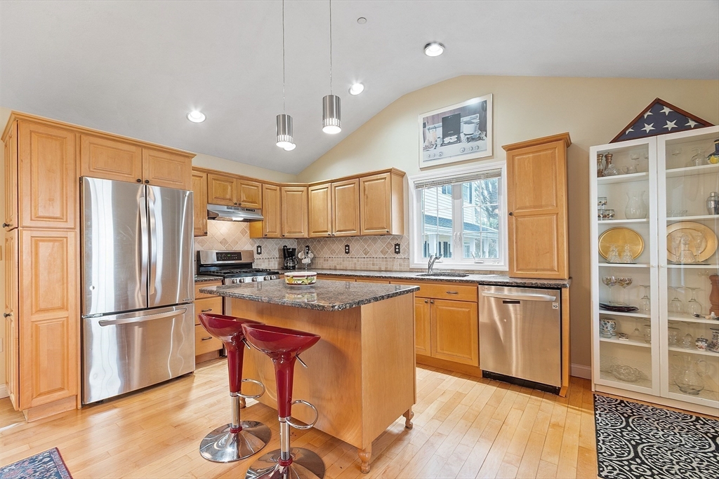 7 Brooksbie Road, Unit 2 Bedford, MA 01730 - Photo 8 of 29