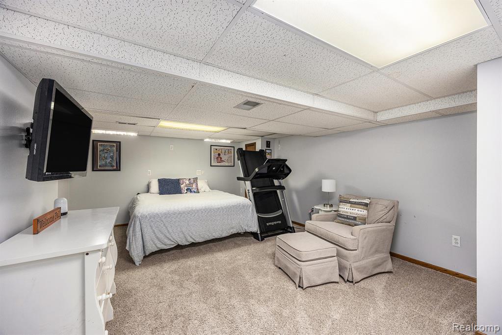 47751 Chrys Road Macomb, MI 48044 - Photo 21 of 33
