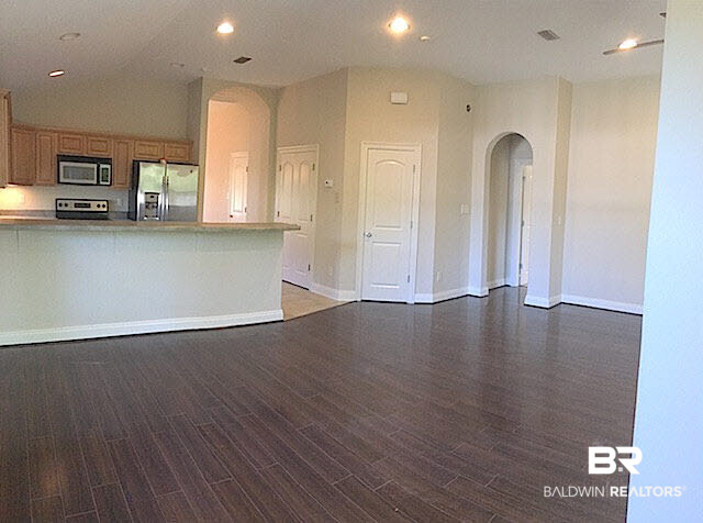 102 Timberland Court Daphne, AL 36526 - Photo 4 of 14 Living Room