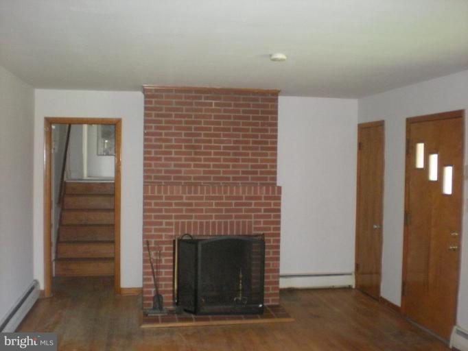 88 Ritters Lane Owings Mills, MD 21117 - Photo 3 of 4 Living Room