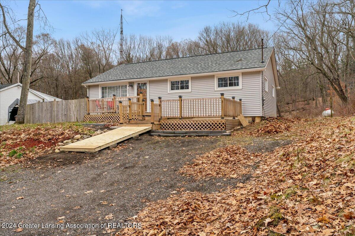 8685 Abbey Road Jackson, MI 49201 - Photo 2 of 32 05-Media Jett-12