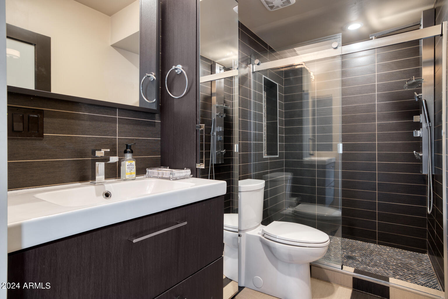 385 West Pierson Street, Unit B3 Phoenix, AZ 85013 - Photo 12 of 32 Guest Bathroom on Lower Level