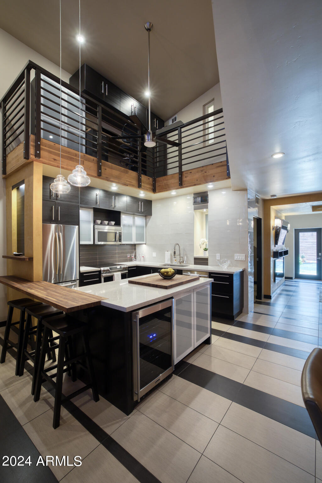 385 West Pierson Street, Unit B3 Phoenix, AZ 85013 - Photo 8 of 32 Entertainer's Dream Kitchen