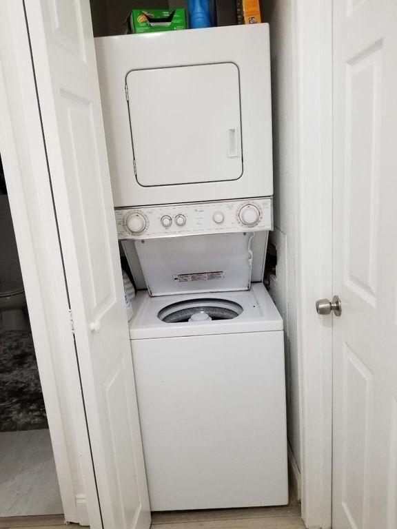 3139 Southeast Indian Street, Unit 7 Stuart, FL 34997 - Photo 18 of 18 Washer/Dryer