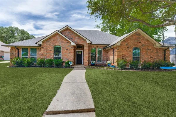 $560,000 | 808 Tall Oak Drive, Keller, TX 76248