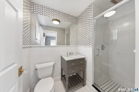 a picture of a wall with a white wall and a white top