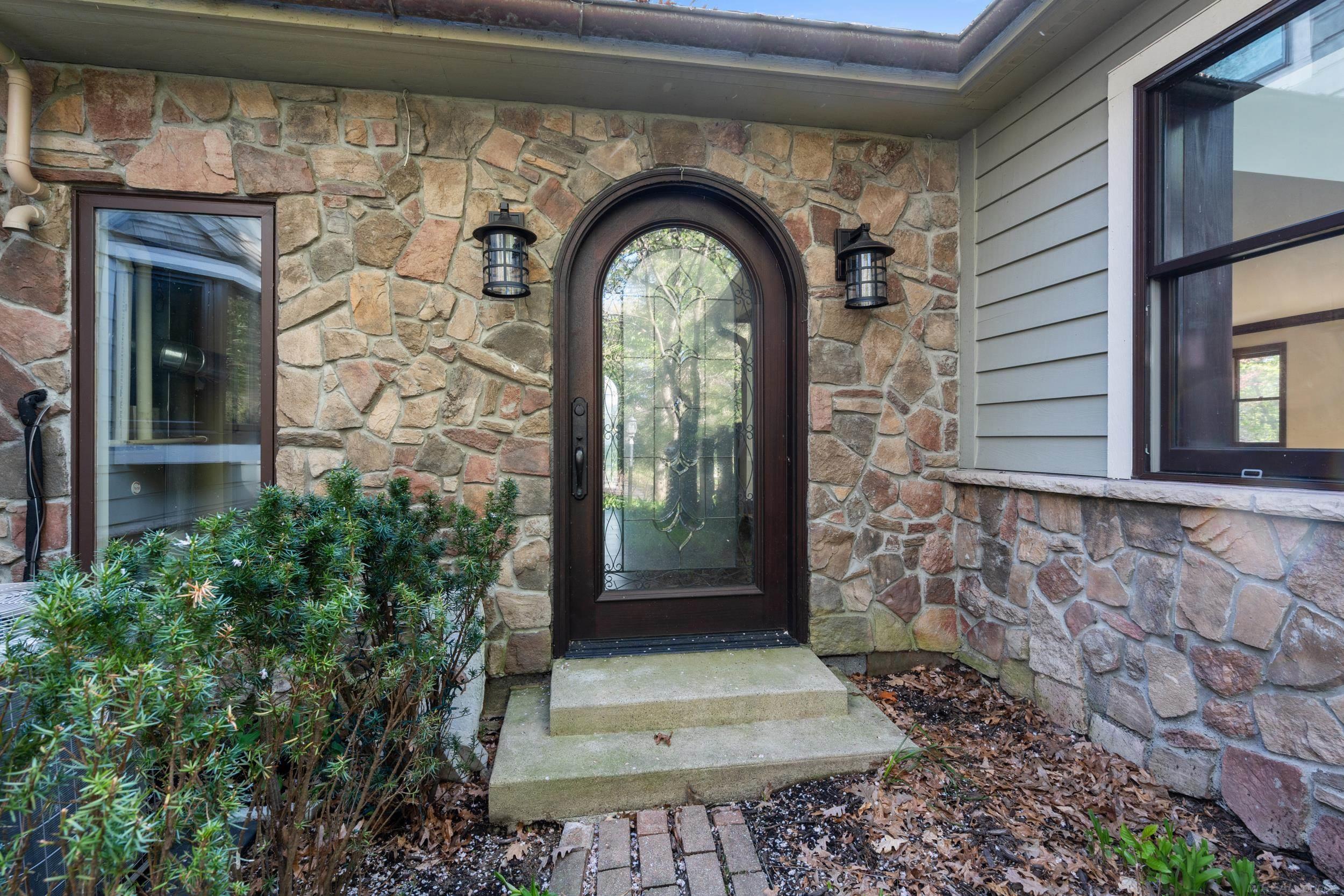 1071 Nakomis Road Lake Orion, MI 48362 - Photo 5 of 71