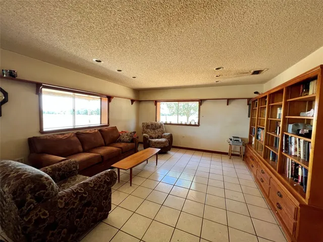 $1,150,000 | 2542 County Road 306, Thrall, TX 76578