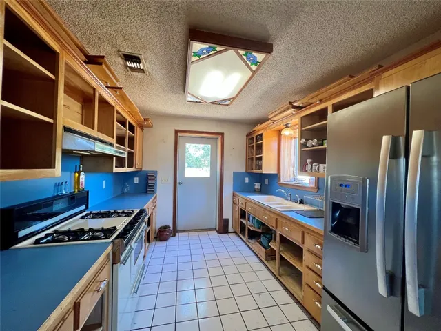 $1,150,000 | 2542 County Road 306, Thrall, TX 76578