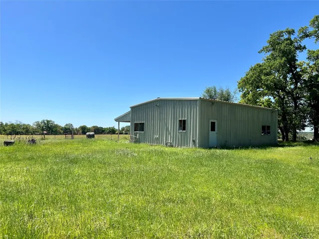 $1,150,000 | 2542 County Road 306, Thrall, TX 76578