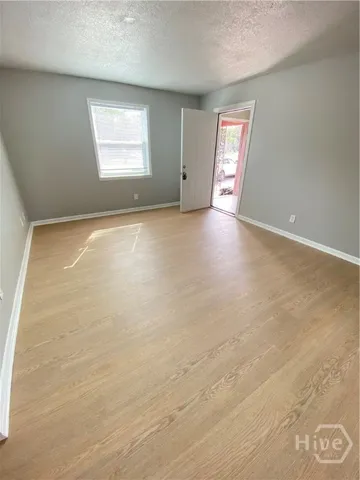 $1,300 | 113 Woodhouse Lane, Unit B, Savannah, GA 31406