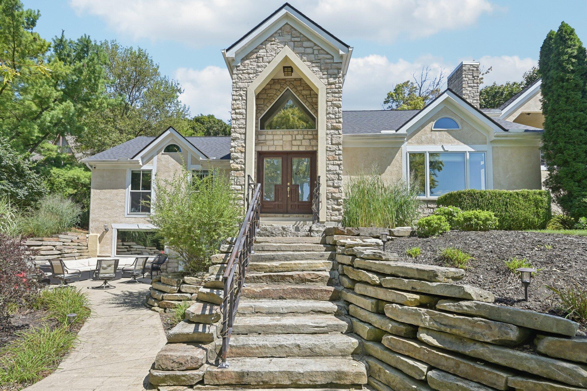 10669 Riverside Drive Powell, OH 43065 - Photo 11 of 103 Entry