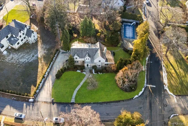 $1,650,000 | 92 Verdun Avenue, New Rochelle, NY 10804