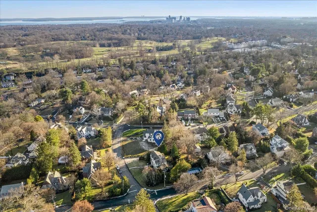 $1,650,000 | 92 Verdun Avenue, New Rochelle, NY 10804