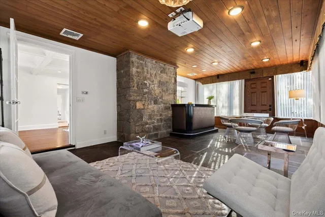 $1,650,000 | 92 Verdun Avenue, New Rochelle, NY 10804