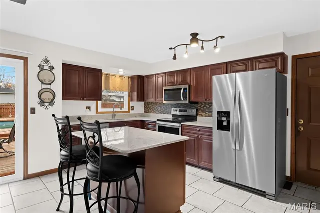 $335,000 | 1024 Hickory Point, Collinsville, IL 62234