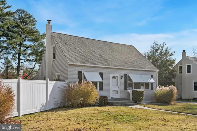 a house view with a outdoor space