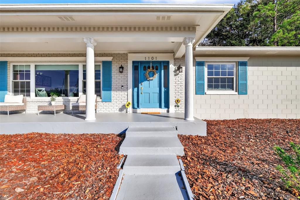 1101 Country Club Road Eustis, FL 32726 - Photo 4 of 44 a front view of a house