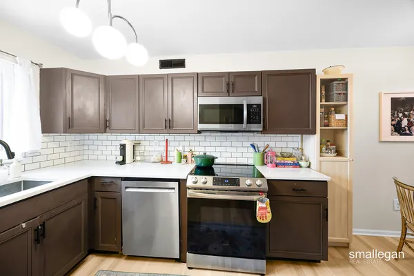 $179,000 | 3406 Devonwood Hills Northeast, Unit E, Grand Rapids, MI 49525