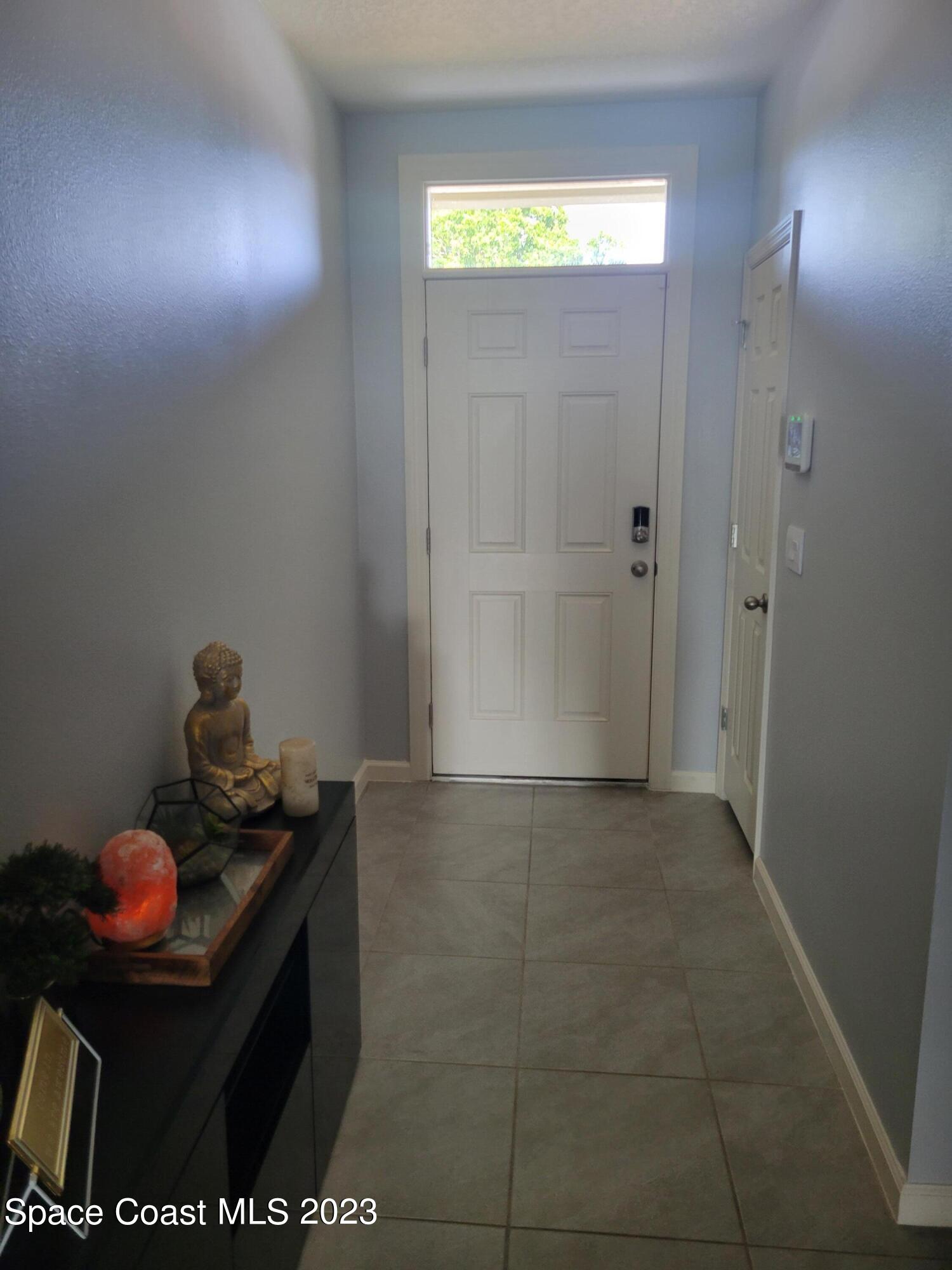 320 Godfrey Road Southeast Palm Bay, FL 32909 - Photo 3 of 21 LIGHT STREAMS IN!