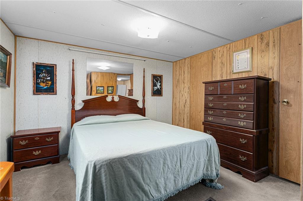 132 Friendly Road Thomasville, NC 27360 - Photo 14 of 31 Primary bedroom