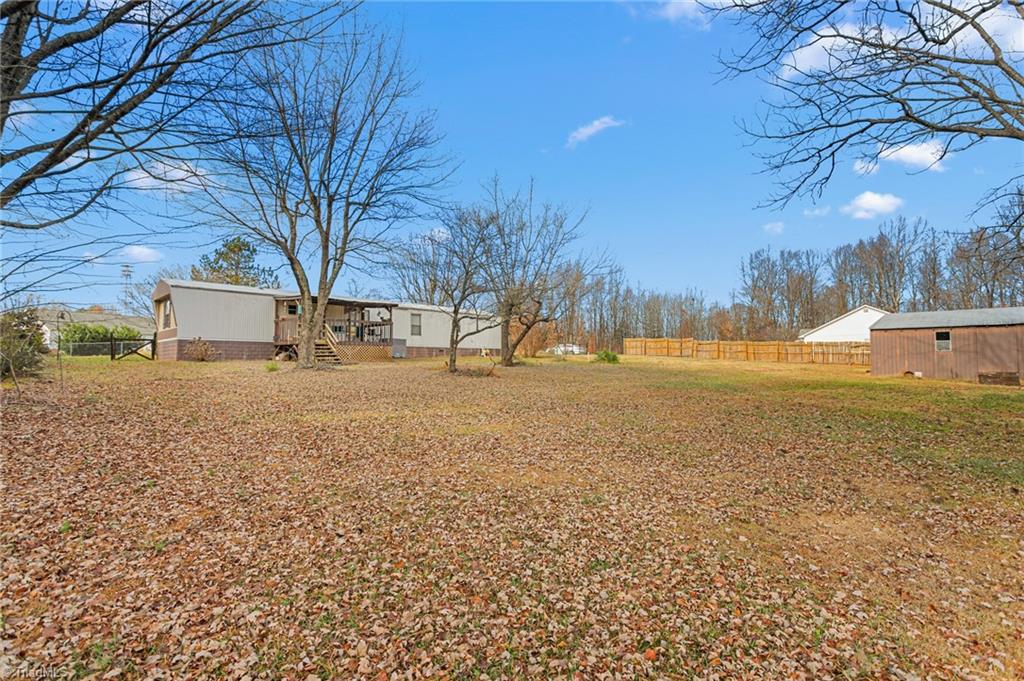 132 Friendly Road Thomasville, NC 27360 - Photo 27 of 31