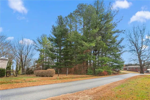$160,000 | 132 Friendly Road, Thomasville, NC 27360