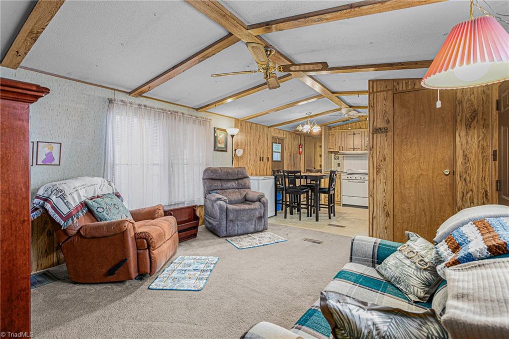 132 Friendly Road Thomasville, NC 27360 - Photo 9 of 31