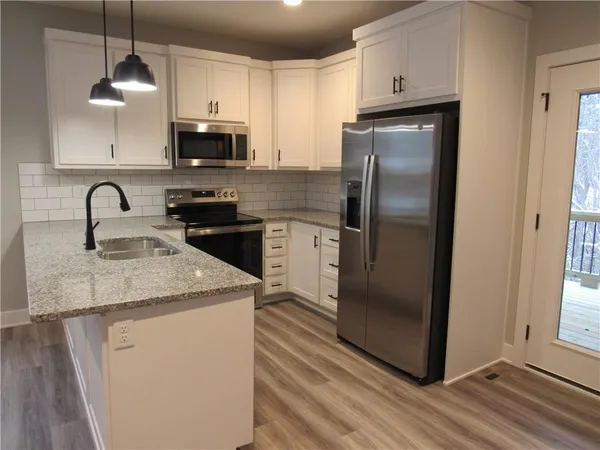 $359,900 | 503 North Lexington Street, Harrisonville, MO 64701