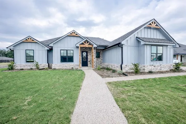 $590,000 | 224 Fox Run Lane, Robinson, TX 76706