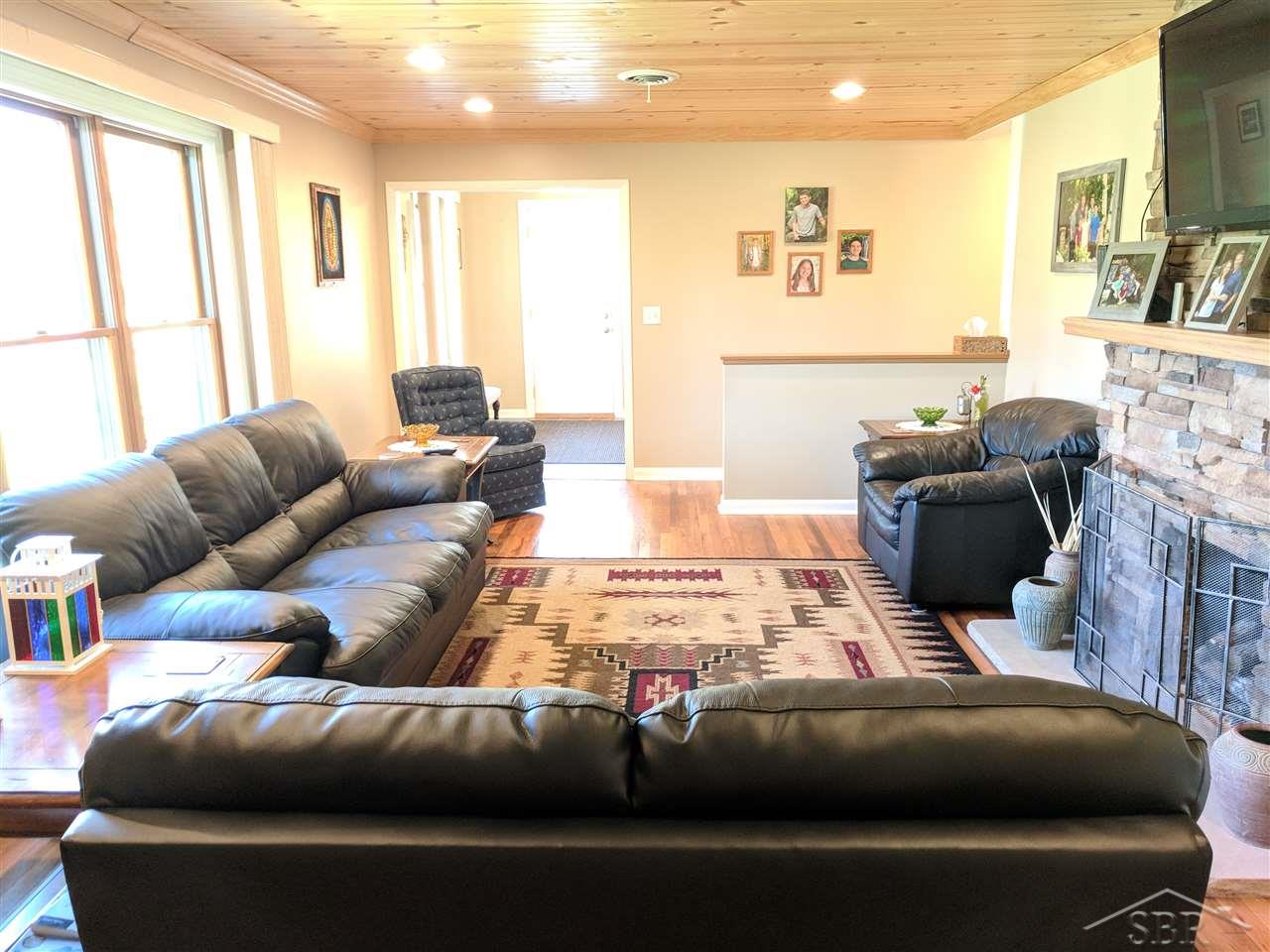 11385 Sarle Road Freeland, MI 48623 - Photo 8 of 44 31363379-7.JPG