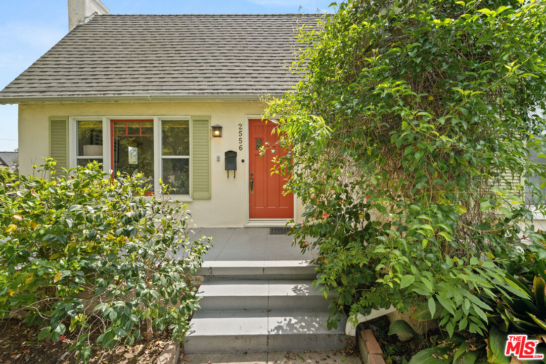 2556 East Villa Street Pasadena, CA 91107 - Photo 4 of 27