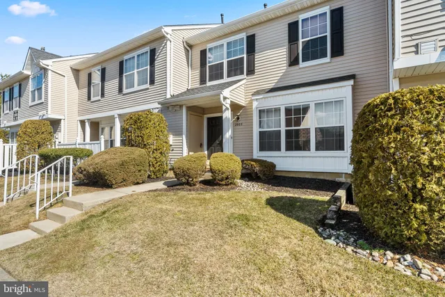 a house view with a outdoor space